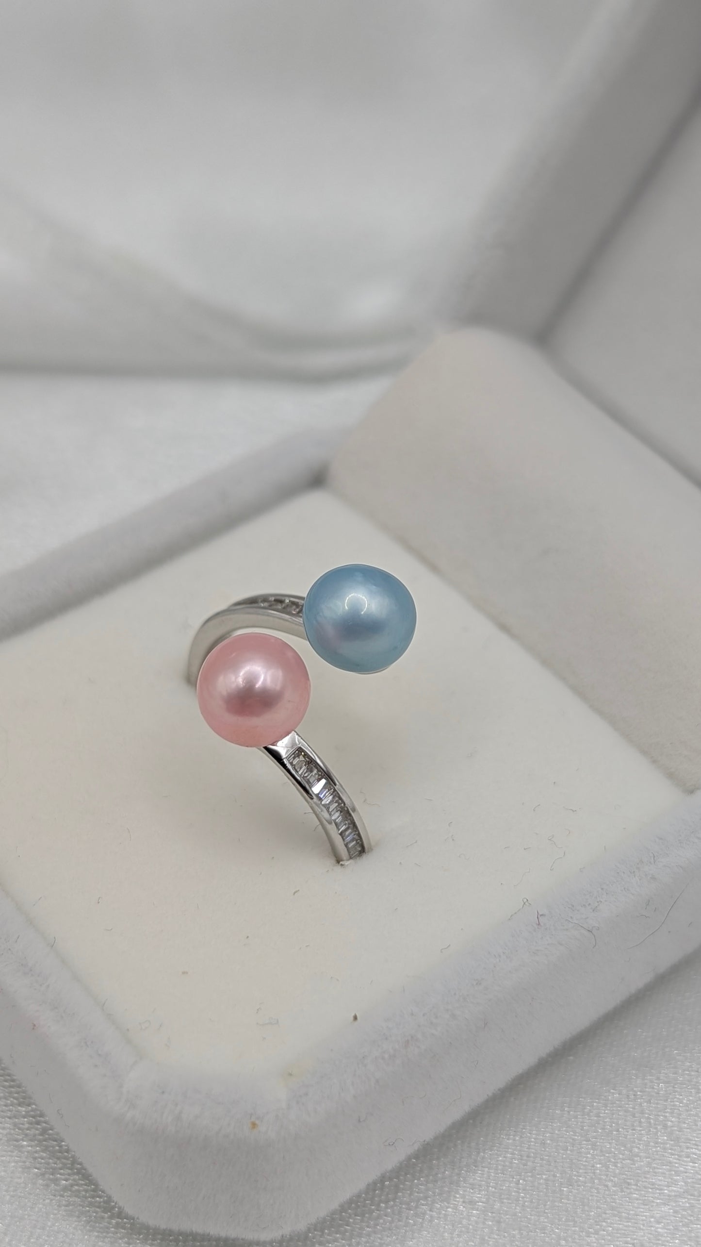 baby blue and baby pink double pearl ring