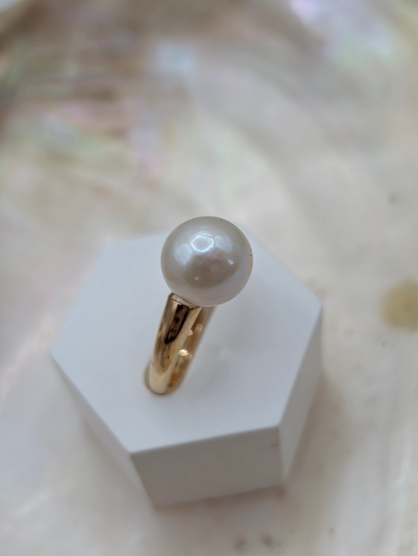 Classic ivory Edison pearl ring in gold