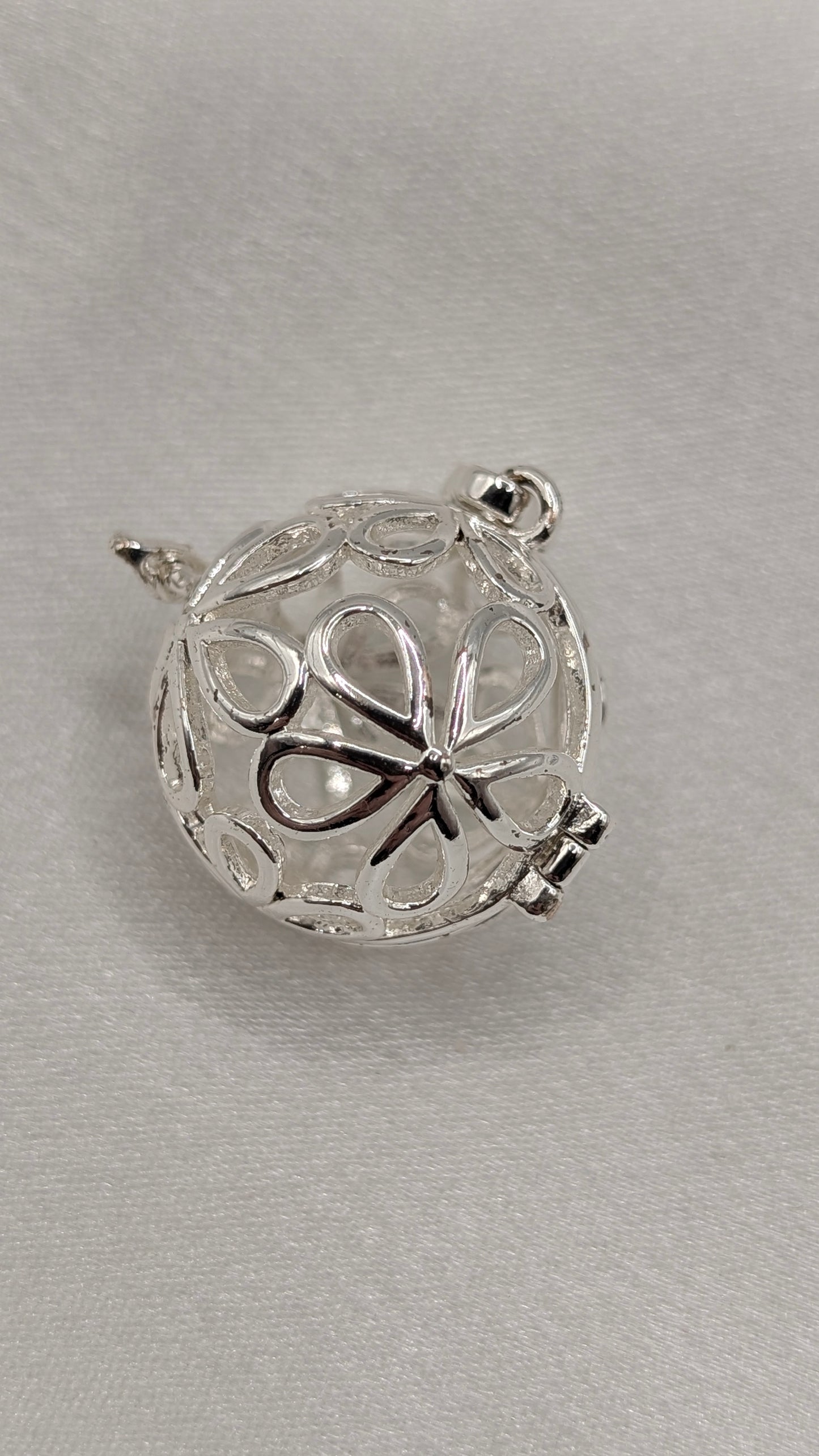 Flower heart edison cage