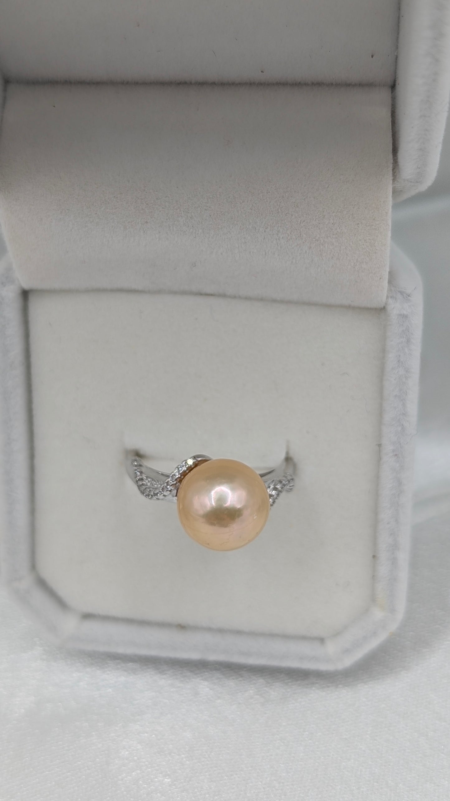 Peachy cream Edison ring