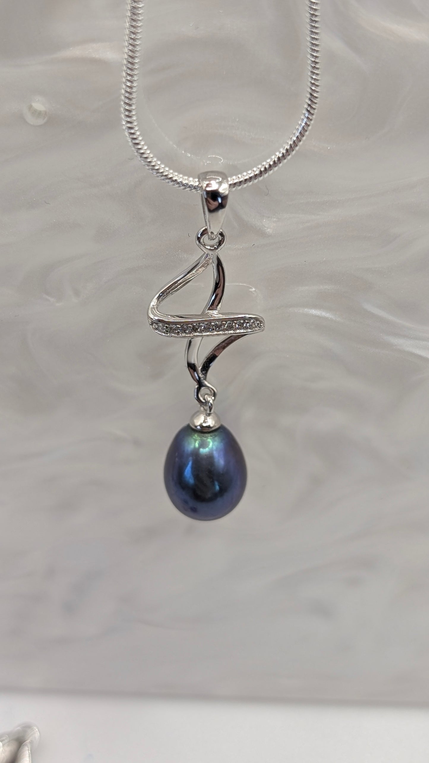 Olivia Edison pendant