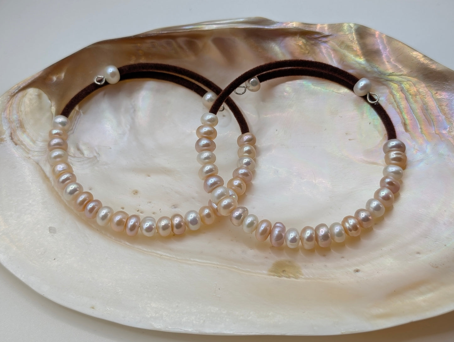 Classic natural pearl wire bracelet