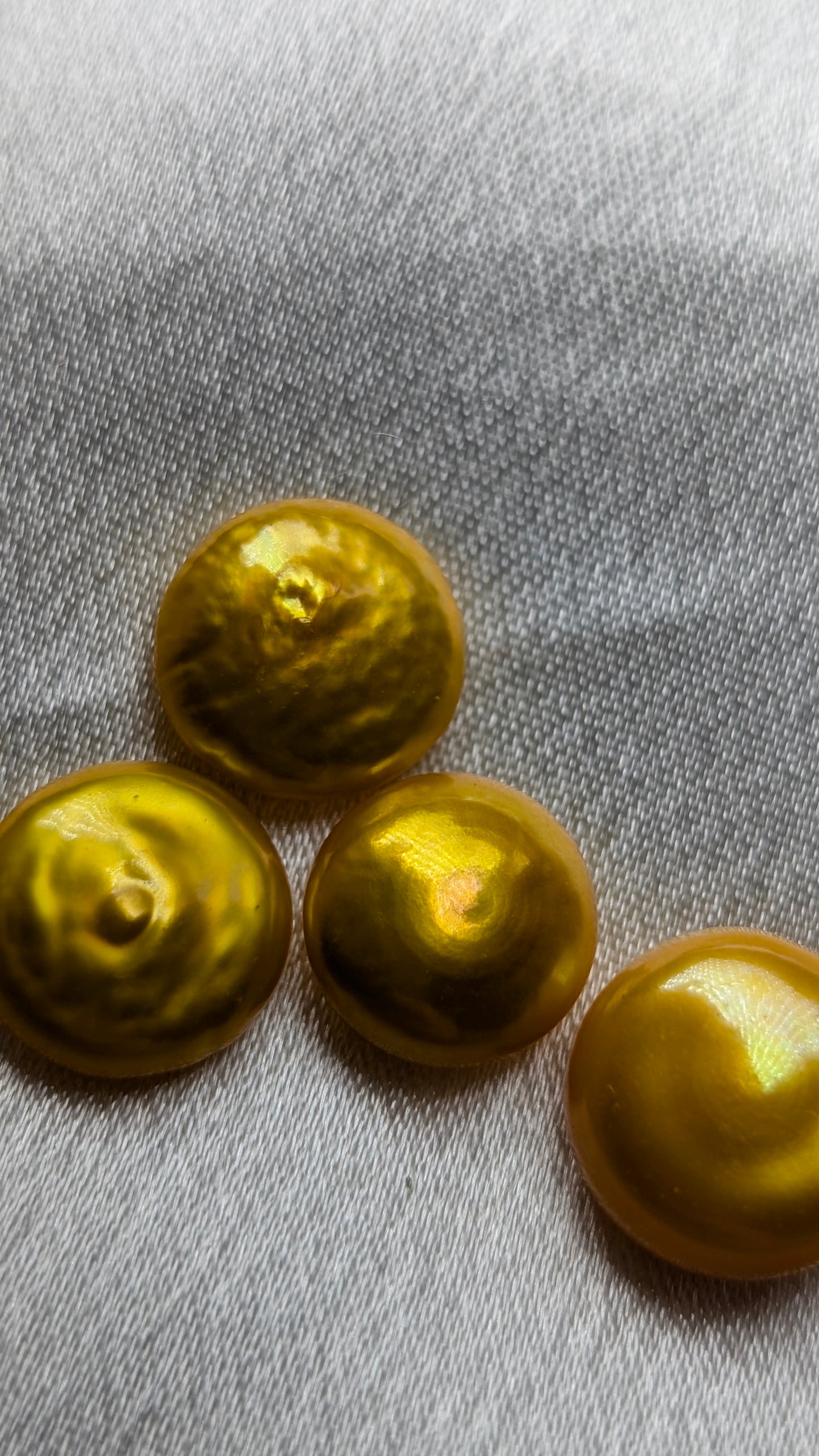 Mystery shaped pearl pick