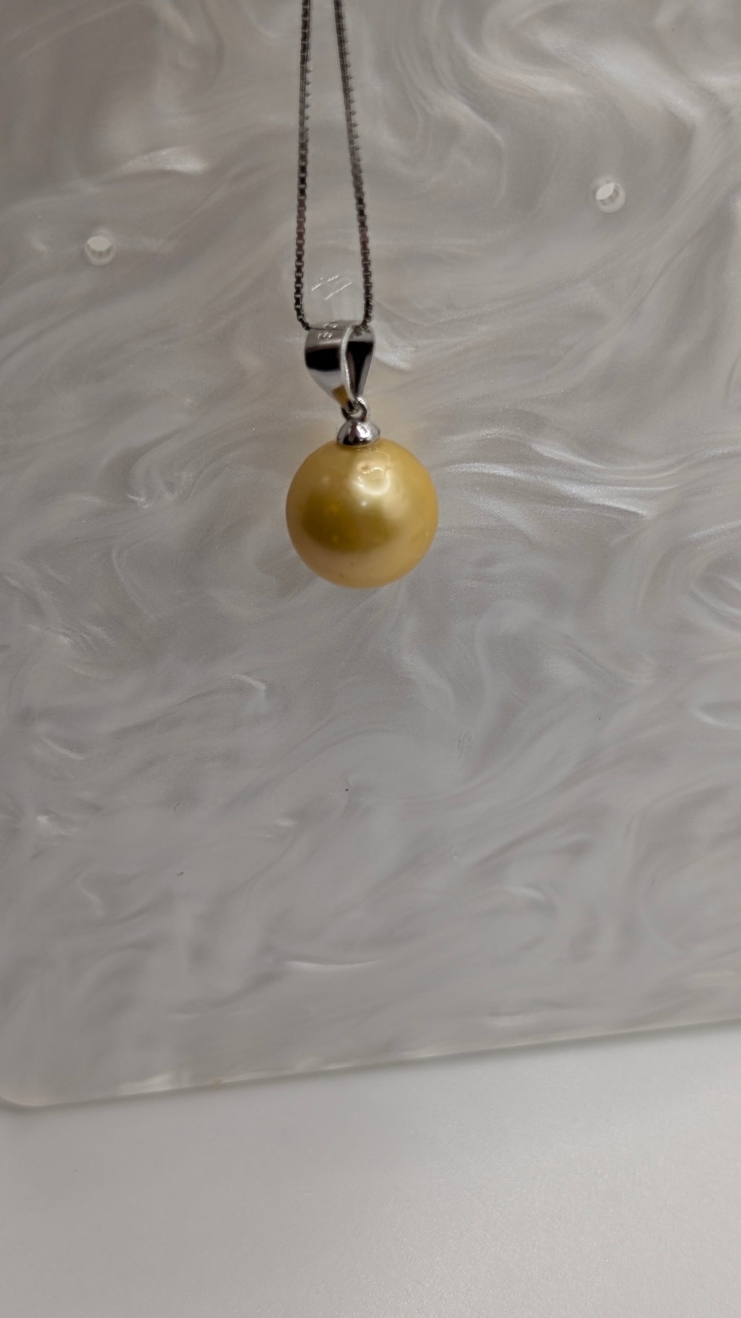Yellow edison pendant drop