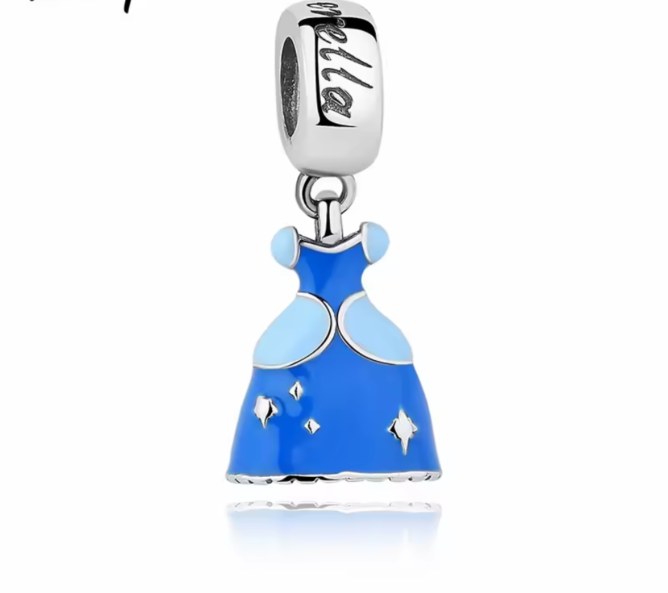Dis/pix charms