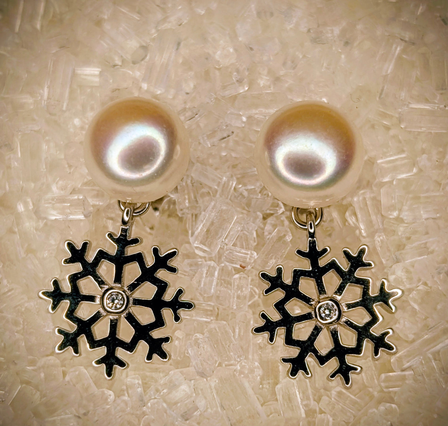 Snowflake pearl earrings