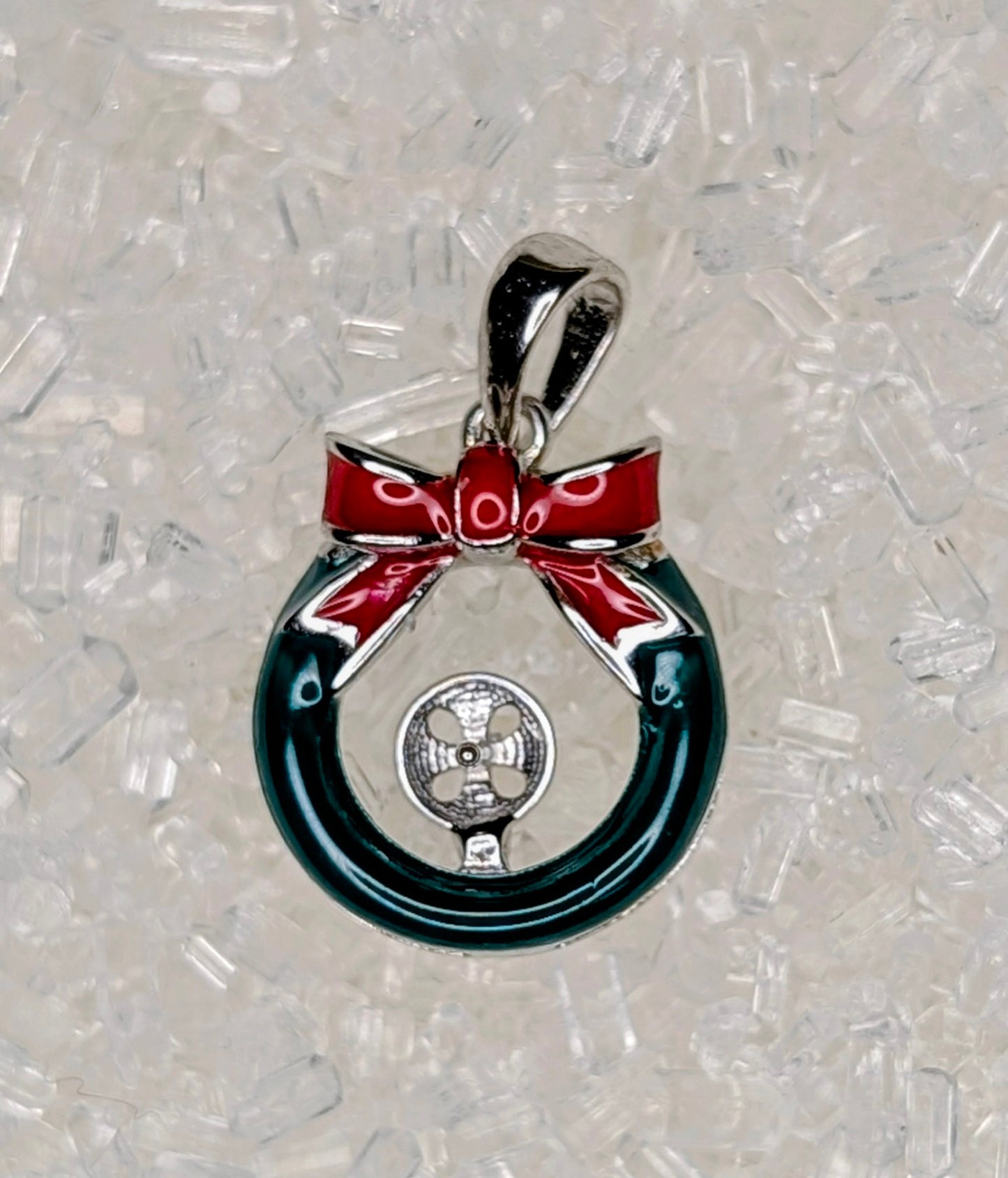Green Wreath pendant