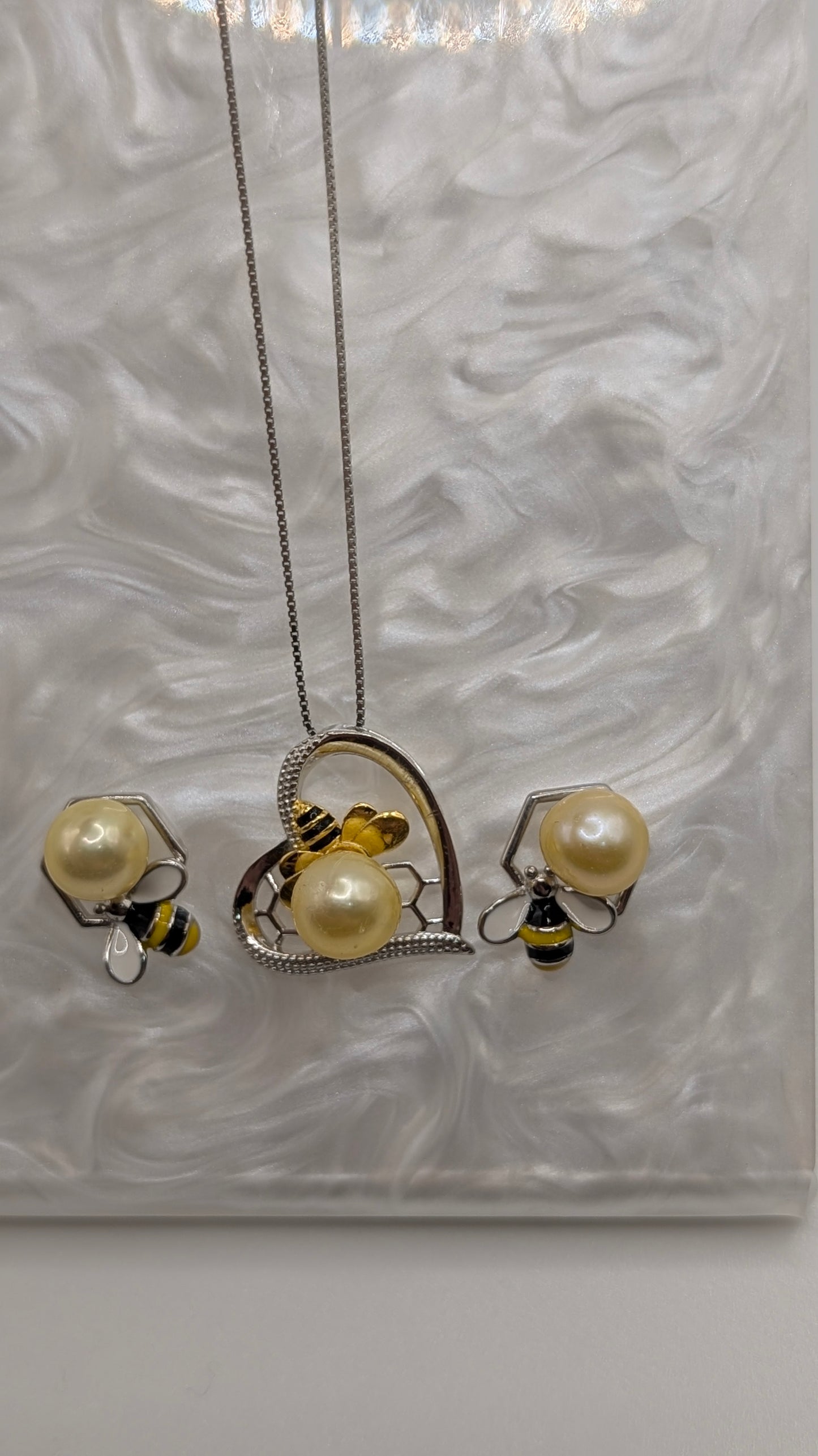 lemon yellow pearl bee necklace and earring set