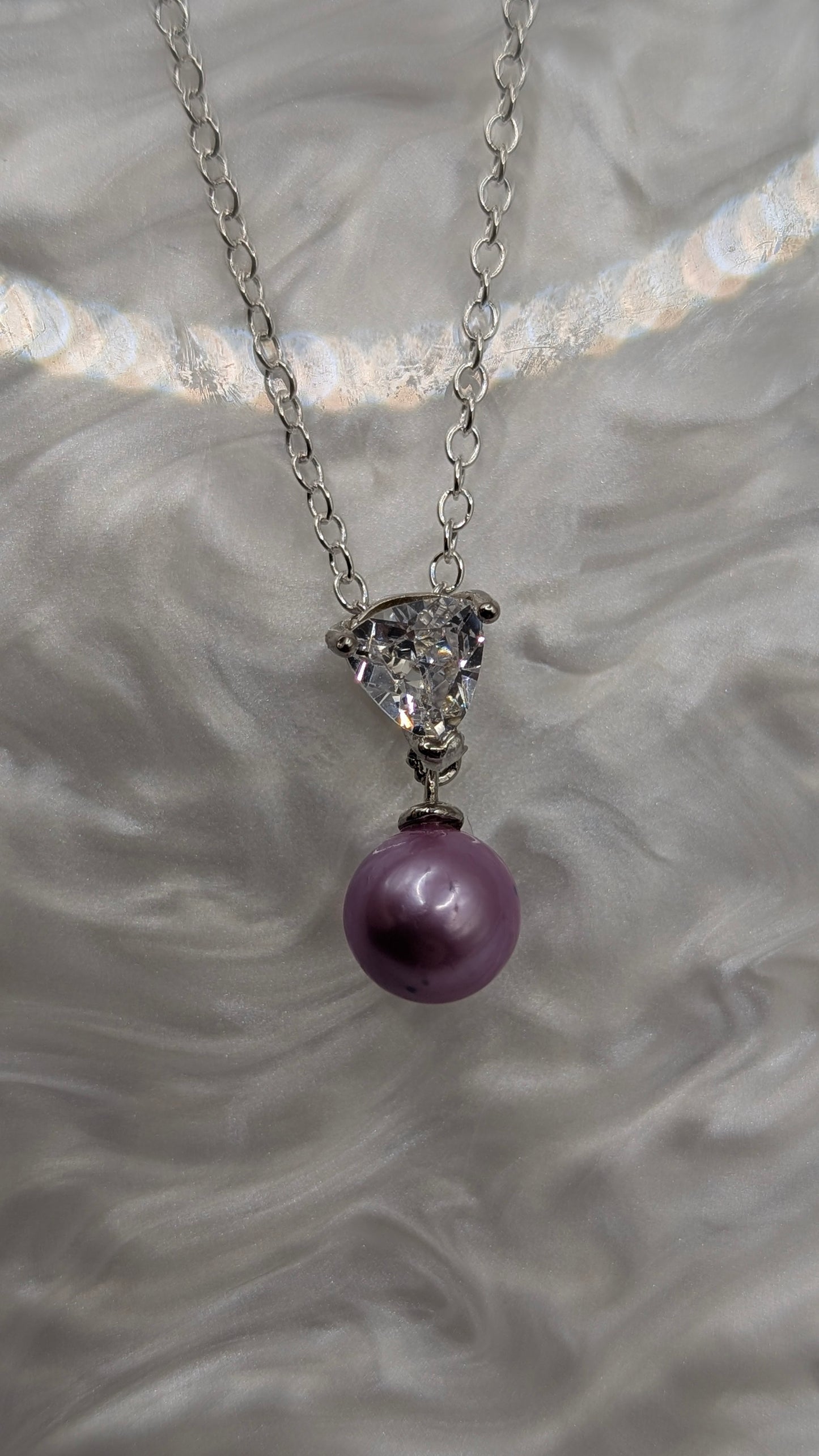Mauve Pearl on a zirconia drop