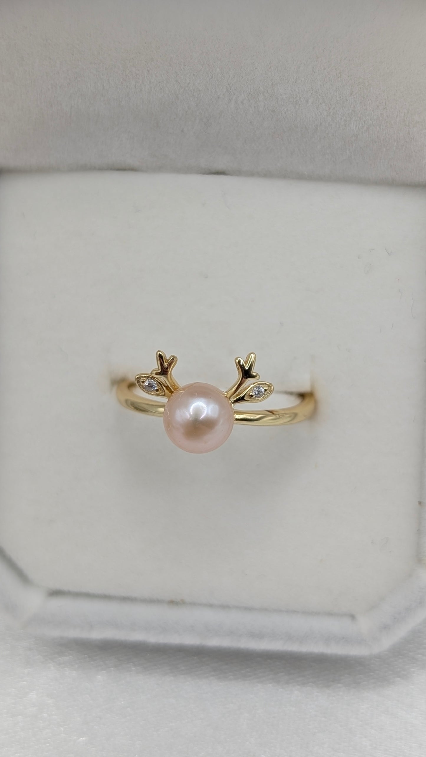 Silver or Gold Reindeer christmas ring with peach button pearl