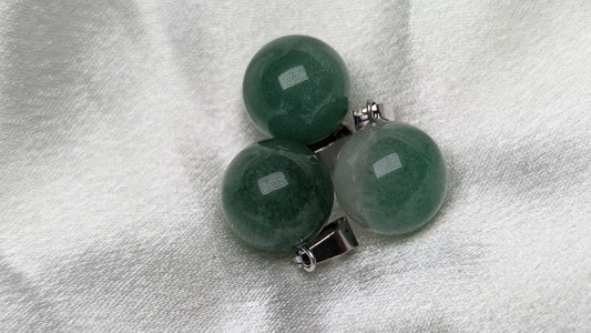 Green aventurine Ball necklace