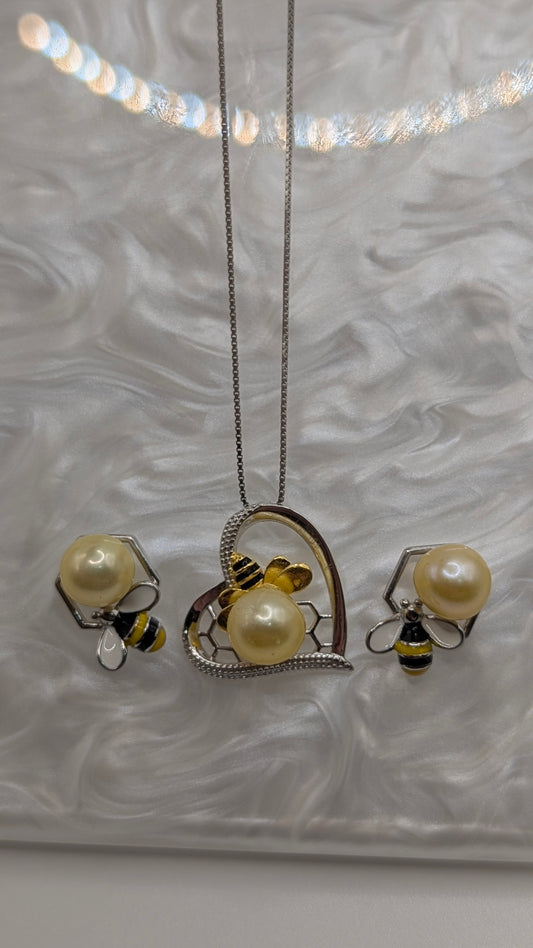 lemon yellow pearl bee necklace and earring set