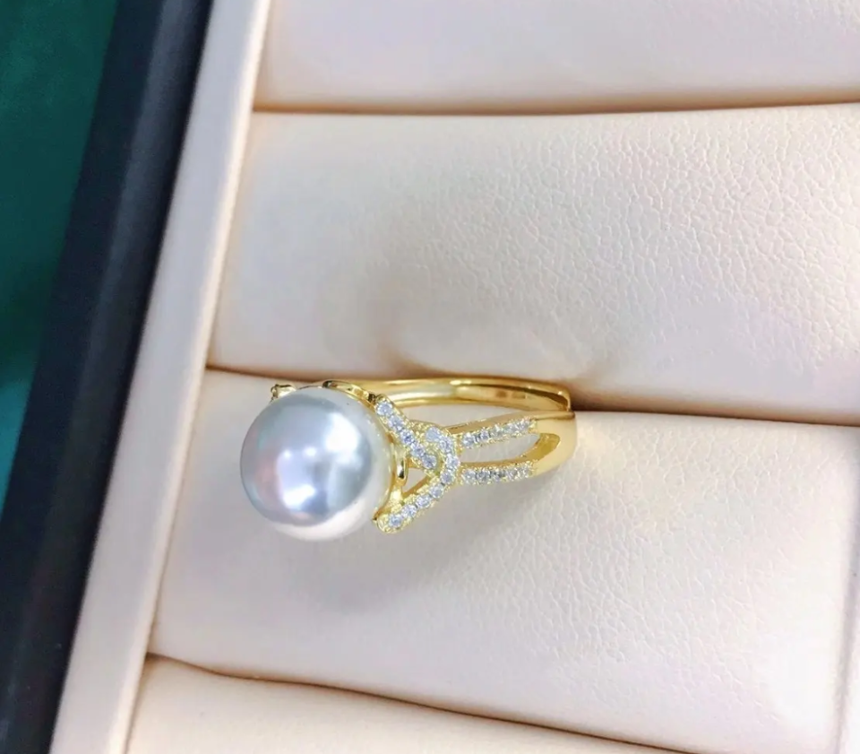 Edison loop ring
