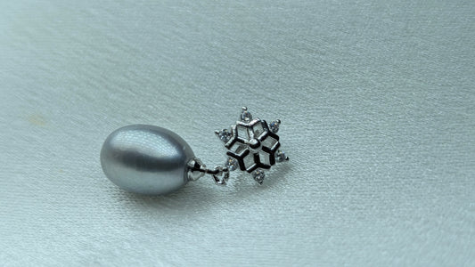 Snowflake drop necklace with silver pearl