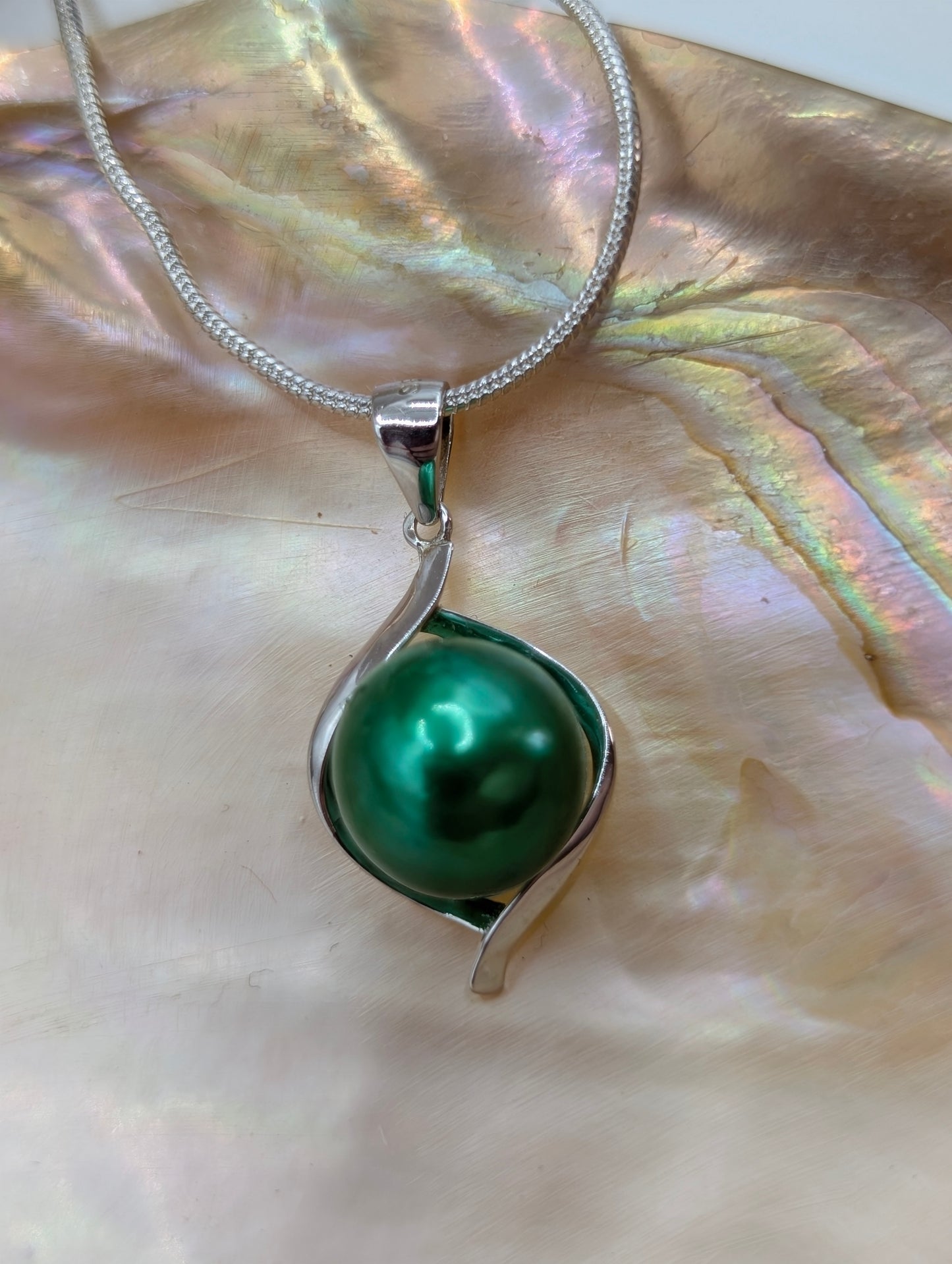 Emerald green freshwater Edison pearl pendant