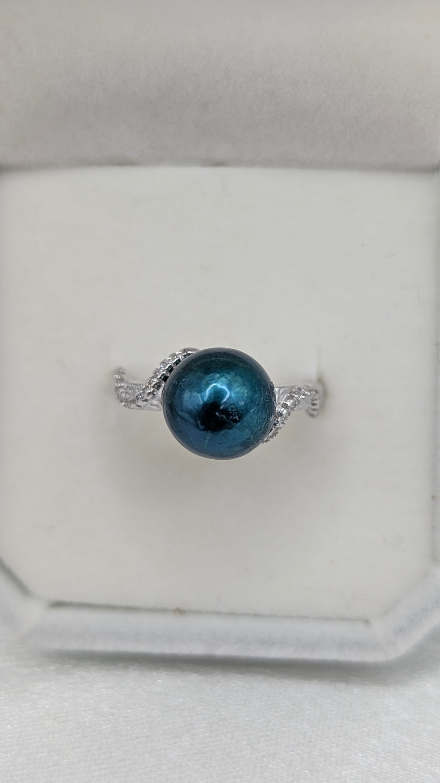 Blue/green Aurora edison ring