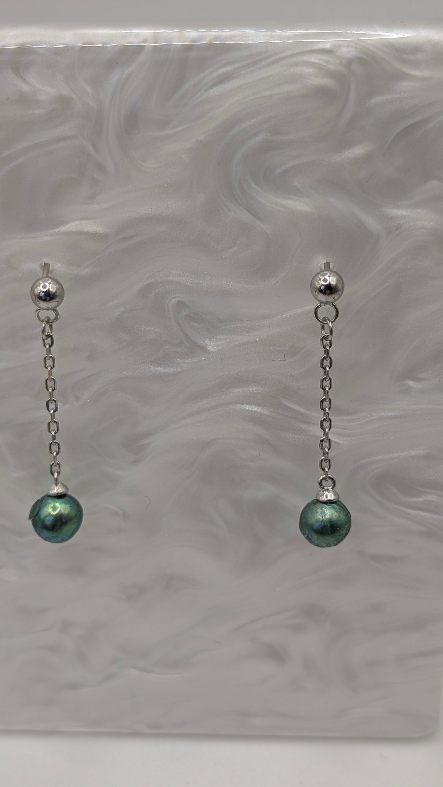 Green chain dangle earrings