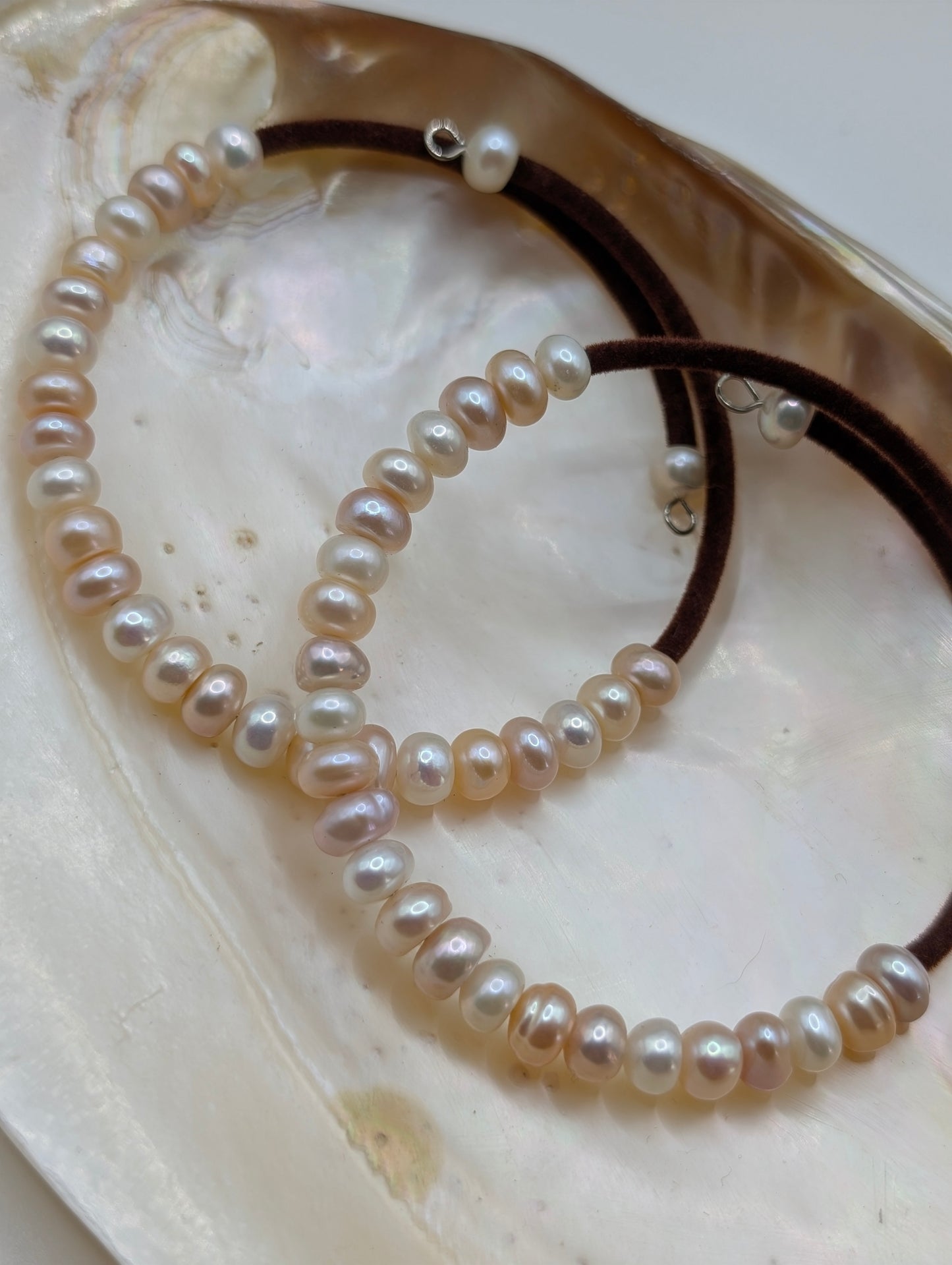 Classic natural pearl wire bracelet
