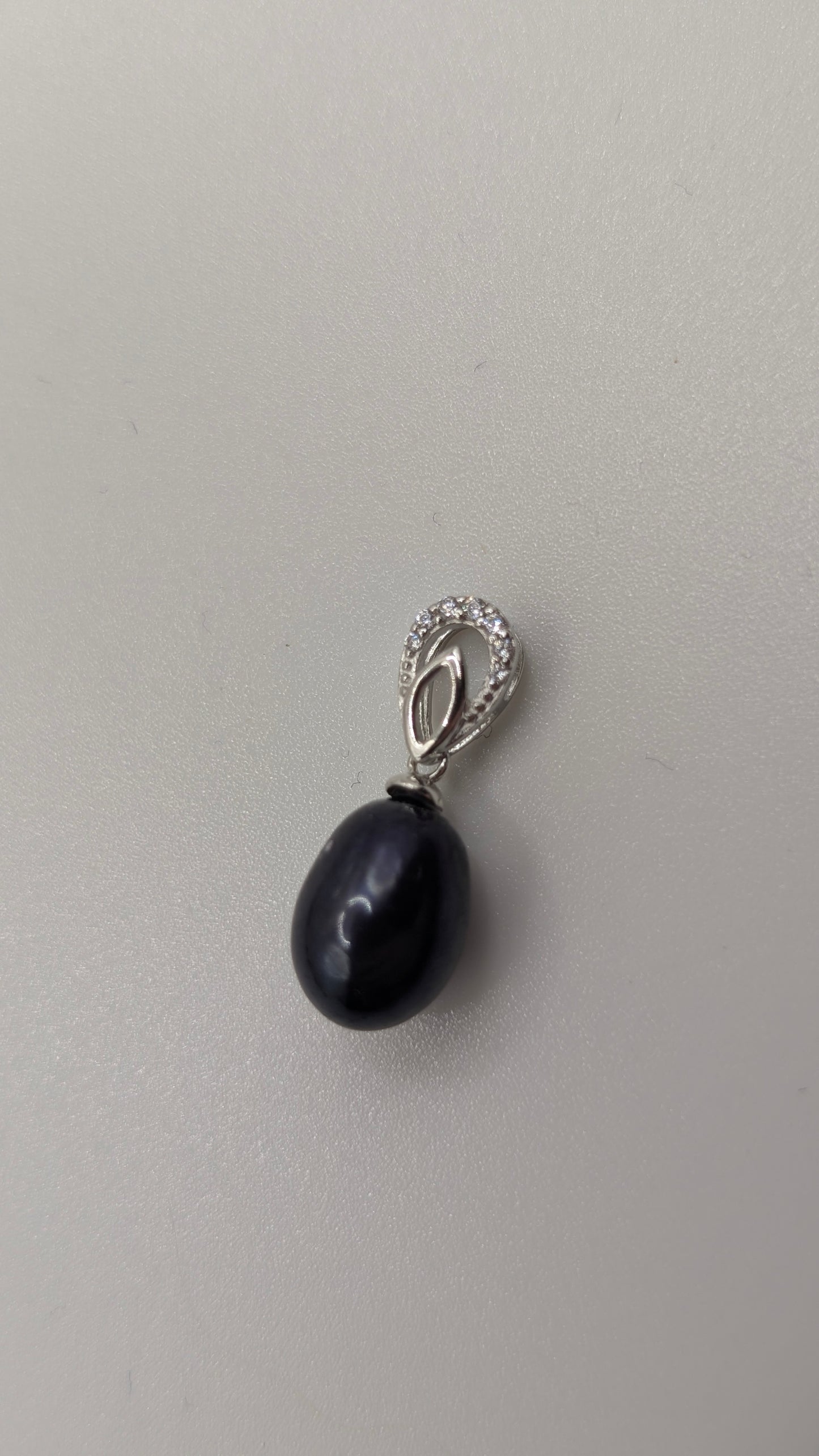 Oval rice drop black/peacock pearl