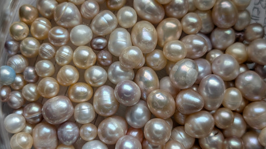 Natural shape natural colour pearl
