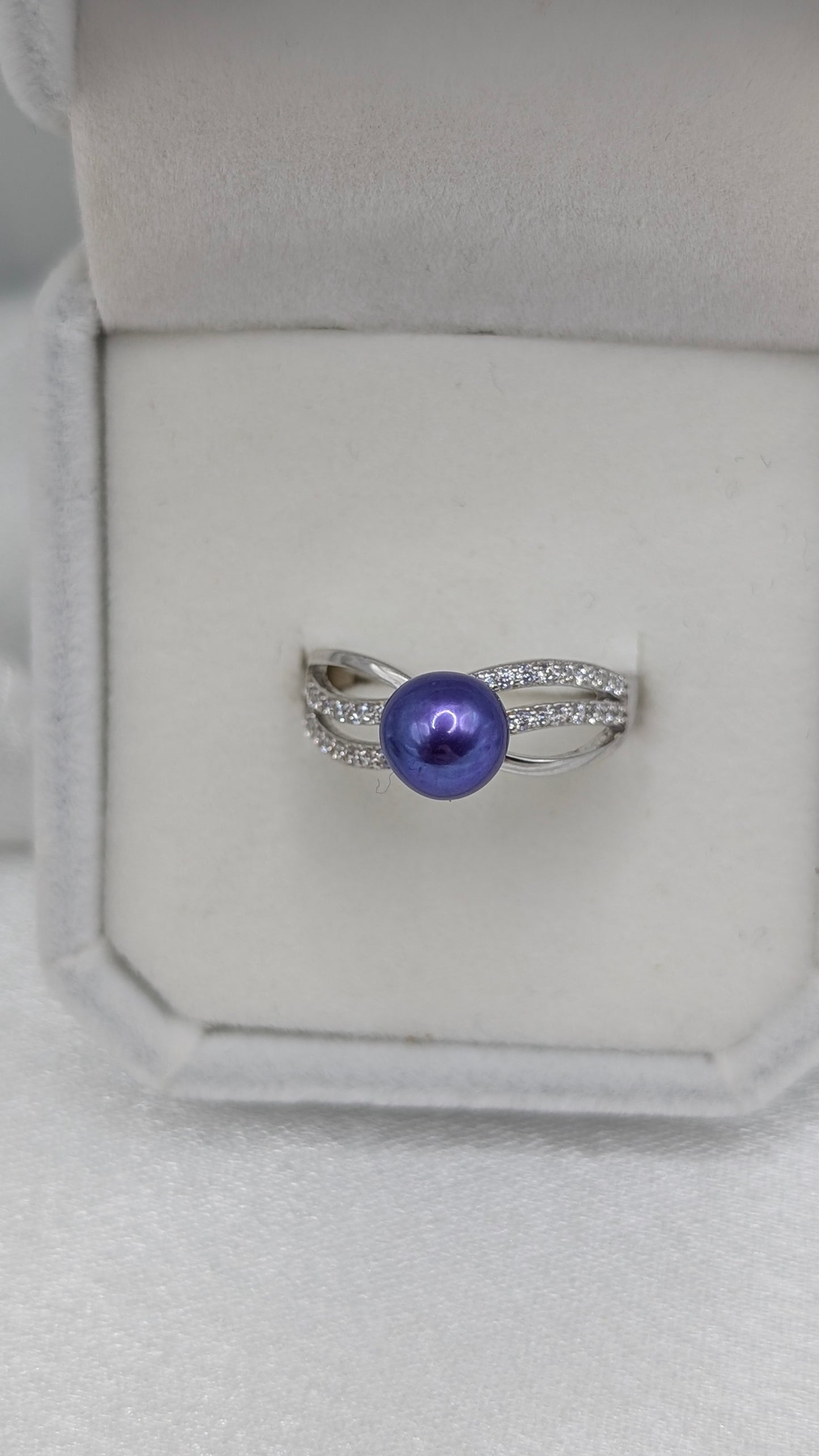 Metallic purple pearl triple band ring