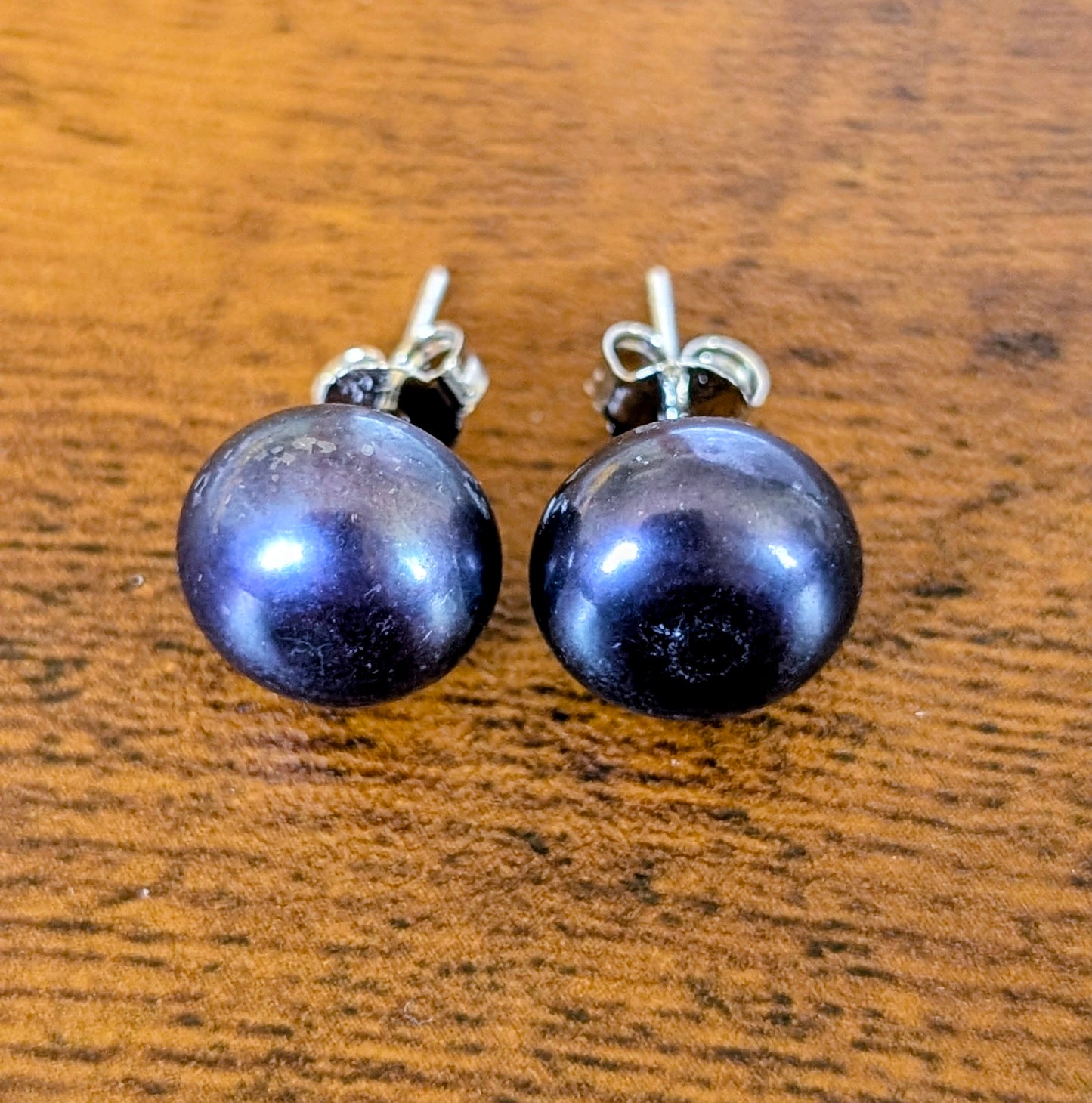 Deep dark purple Edison button pearl studs