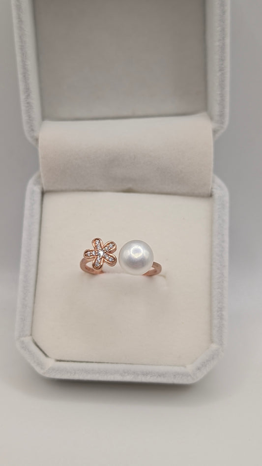 Rose gold flower ring with white pearl