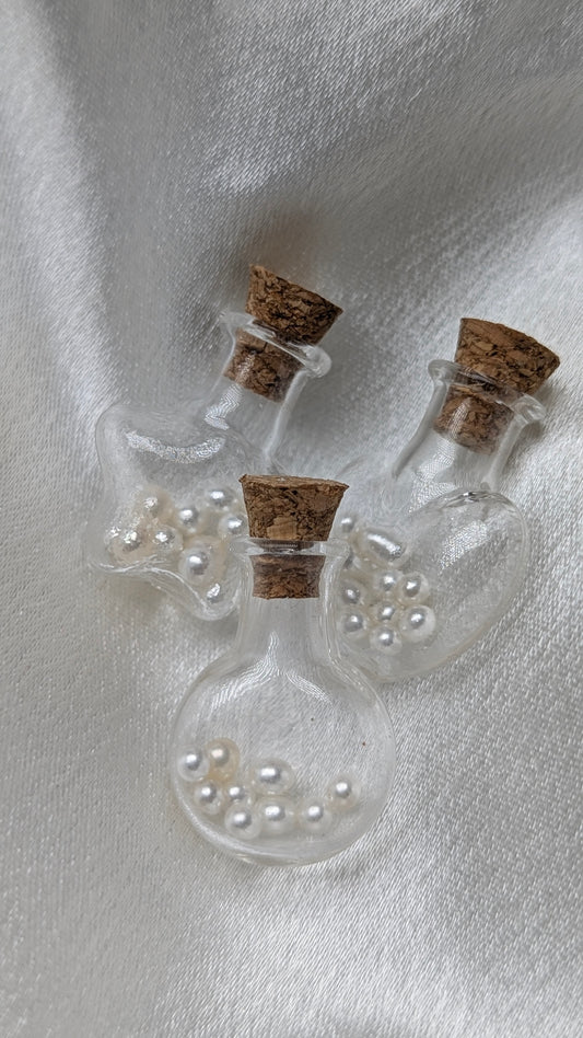 White mini baby pearls 10 bottle